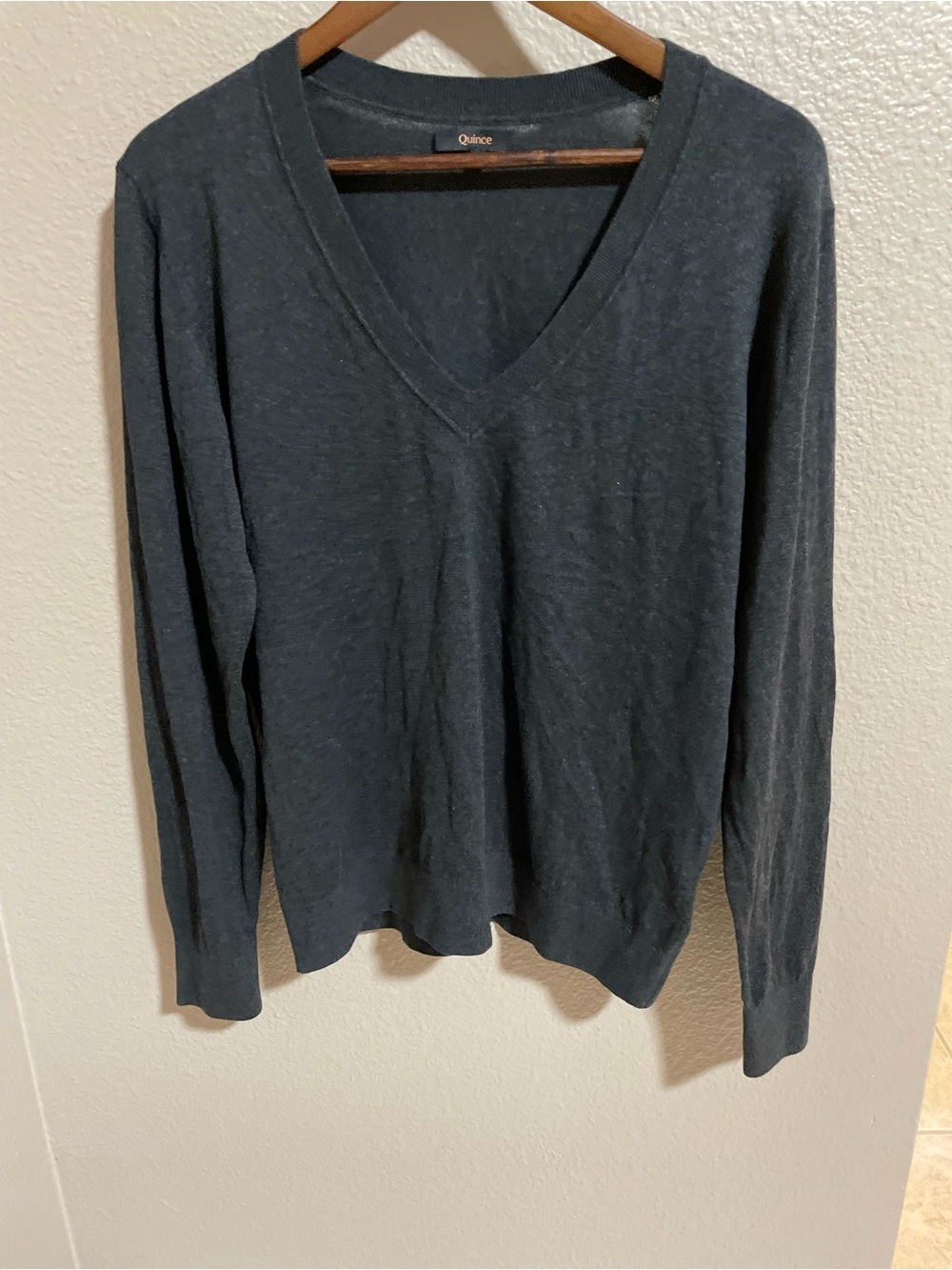 Quince Crewneck Sweater in Dark Charcoal